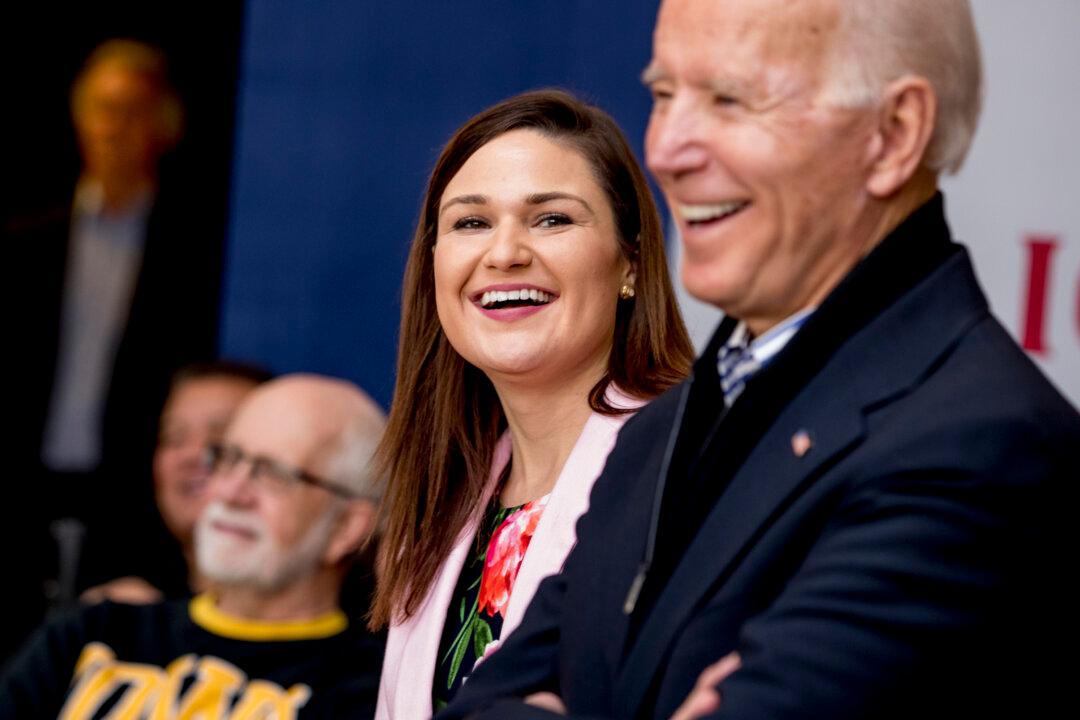 Former Iowa Lawmaker Finkenauer Announces Bid for US Senate