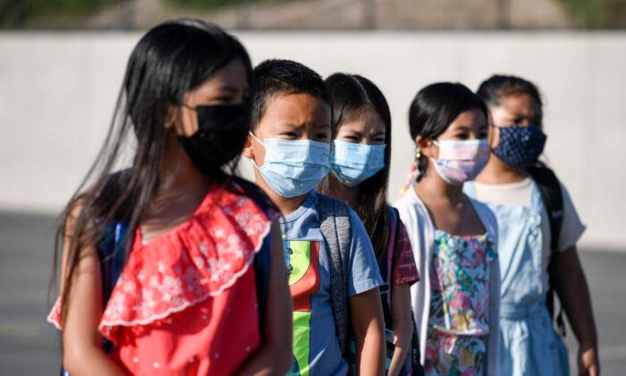 Atlanta, Chicago to Require Masks When Schools Reopen in Fall