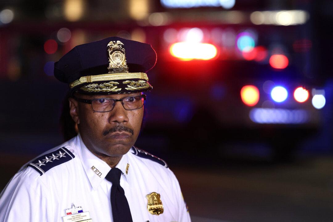 2 People Shot Outside Restaurants in Washington DC, Diners Flee for Safety