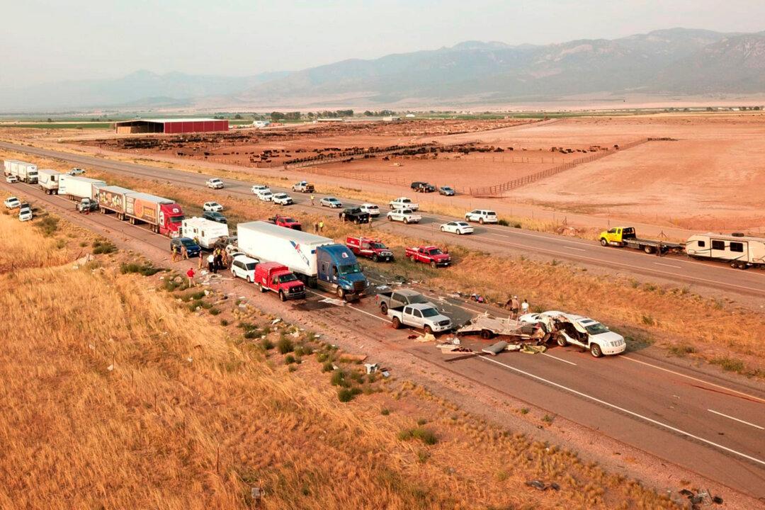 At Least 8 Killed in 22-car Pileup in Utah During Sandstorm