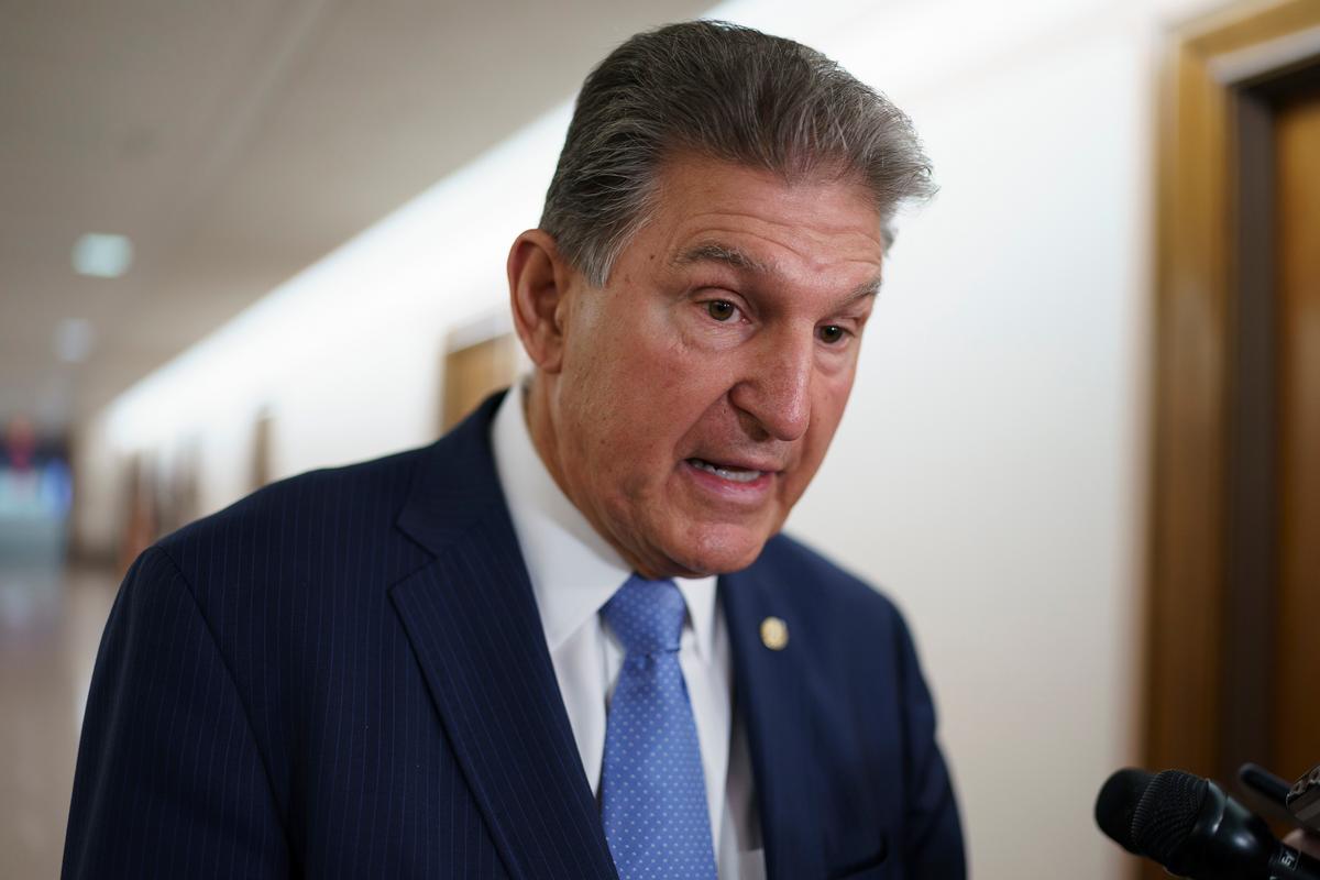 Manchin Says Democrats’ $3.5 Trillion Budget Bill Remains ‘Fiscal Insanity’ on Eve of Vote