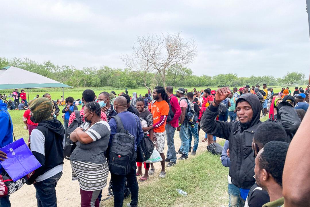 McAllen, Texas Setting Up Emergency Shelter for the ‘Overwhelming Number’ of Stranded Immigrants
