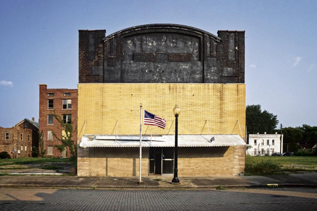 Taxes Separate Dying Illinois From Thriving Missouri