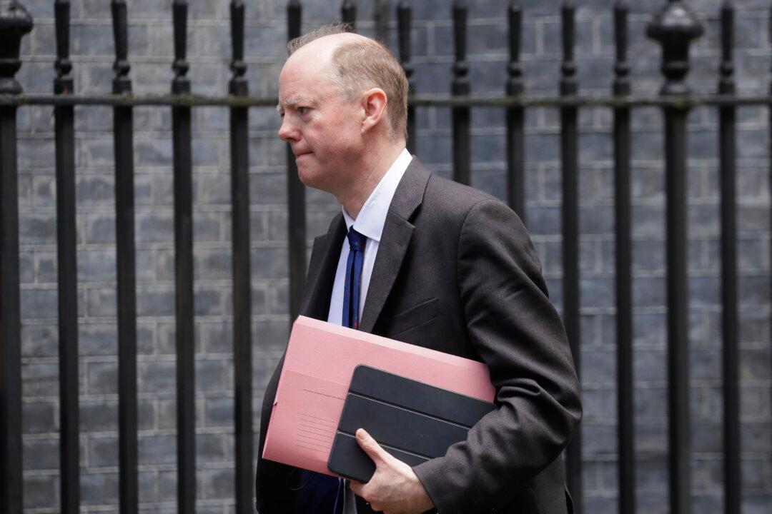 Man Pleads Guilty to Assaulting England’s Top Doctor in Park