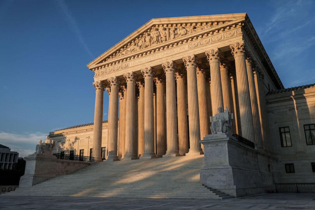 Indiana University Students Ask Supreme Court to Block Vaccine Mandate