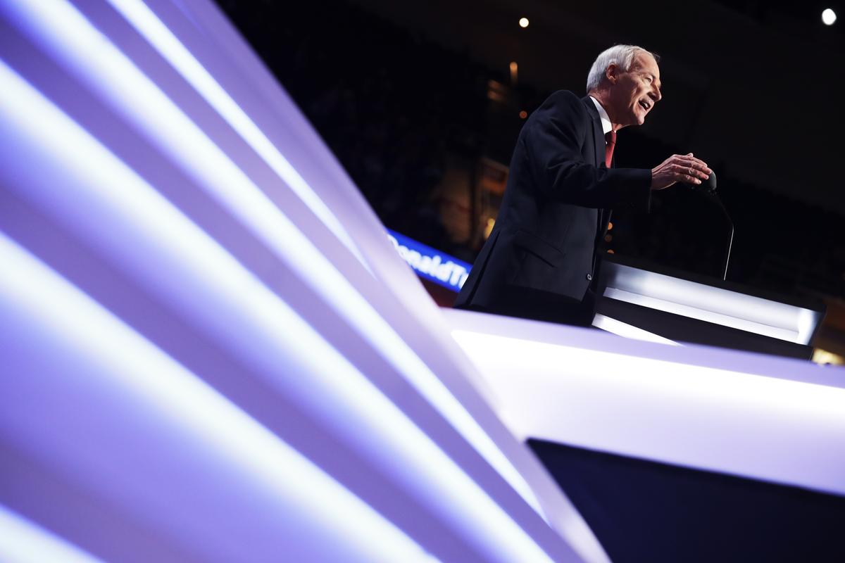 Arkansas Judge Restores $300 Pandemic Jobless Benefit Boost