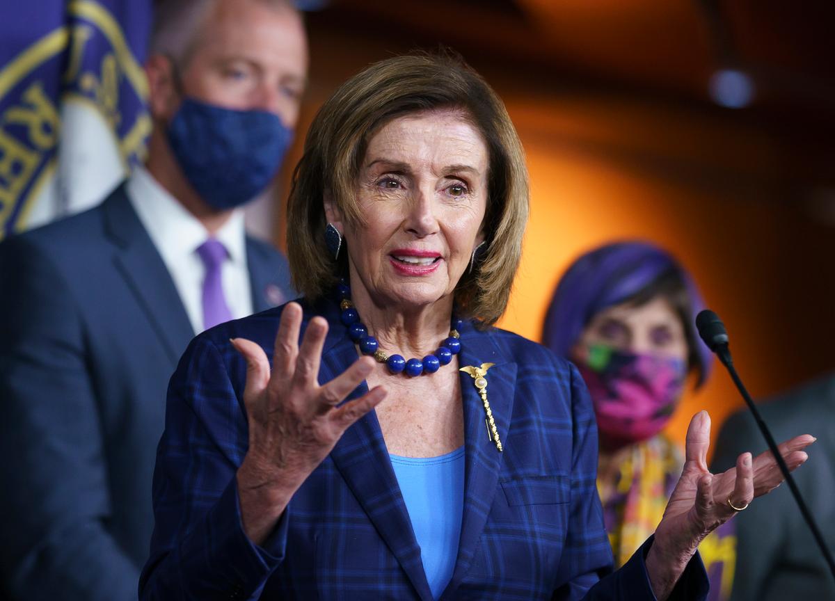 Troubles Mount for Pelosi, Moderates Go All-In Against ‘Two-Track Strategy’