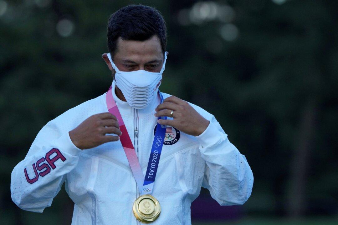 Xander Schauffele With 2 Clutch Putts Gives US Gold in Golf