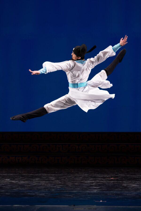 Daniel Zhang portrays famous Chinese poet Li Bai. (Edward Dye)