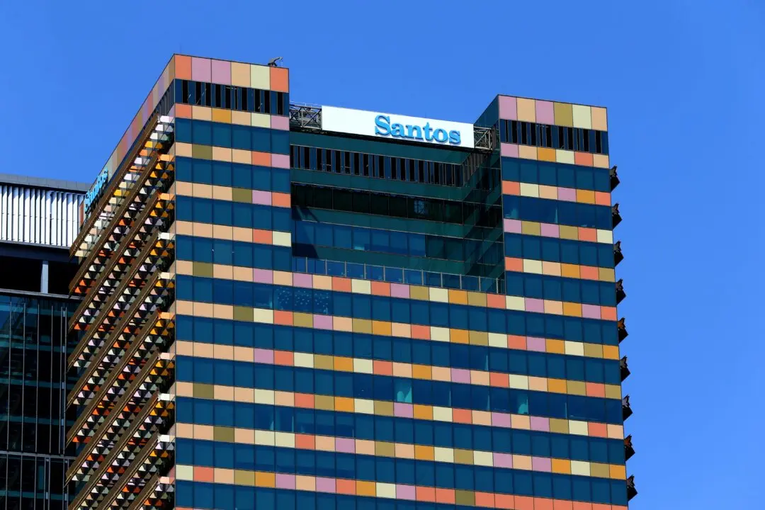 Oil Giant Santos to Cut One in 10 Workers as Profit Slides