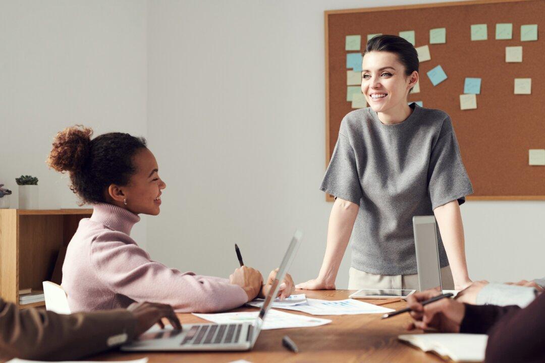 The Right Ratio of Carrot-to-Stick When It Comes to Incentivizing Your Employees