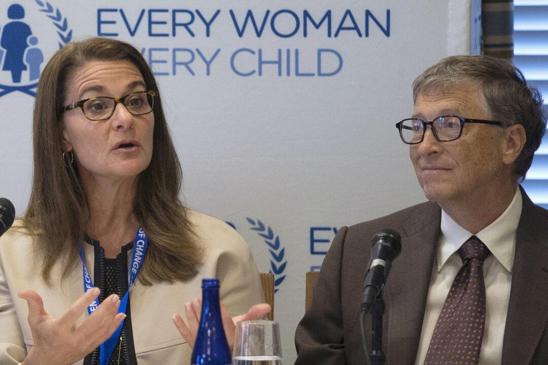 Bill Gates, Melinda French Officially Divorced