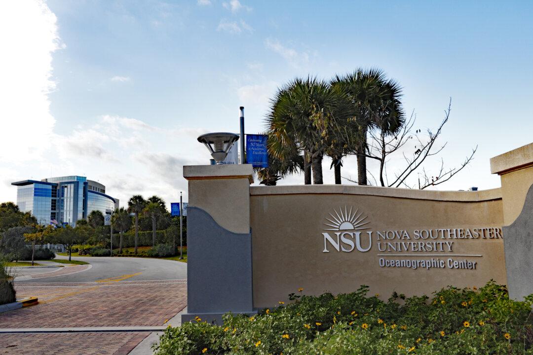 2 Universities Requiring COVID Vaccines for Workers as Concerns Grow in South Florida