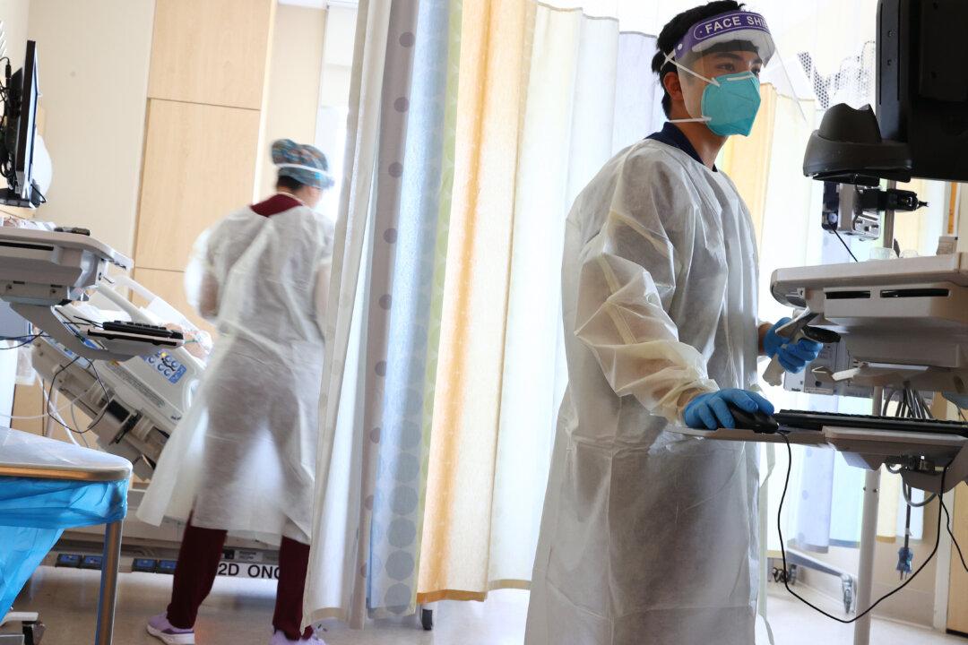 1st LA County Patient With COVID-19 Omicron Variant in Isolation