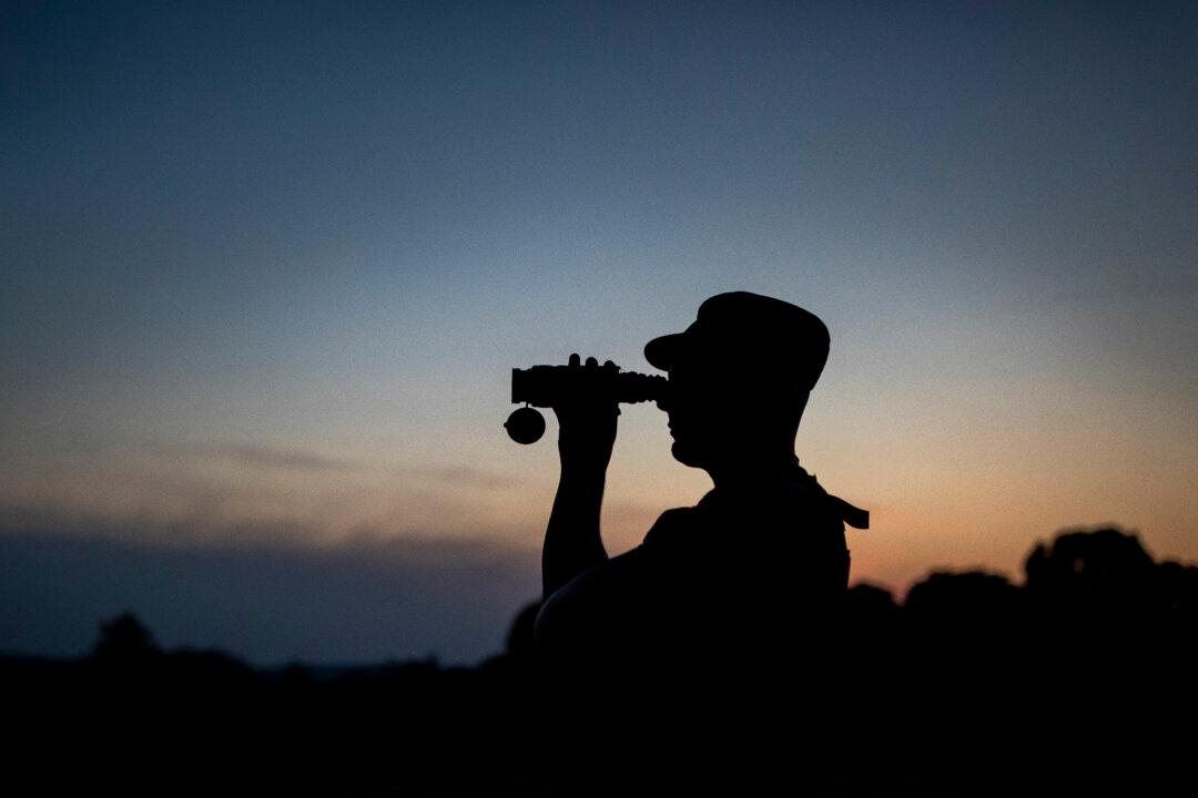 Lithuania to Turn Migrants Crossing in From Belarus Away