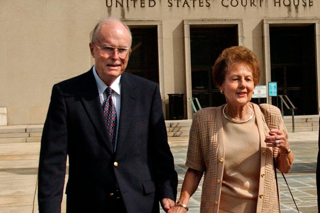 Mother of Would-Be Reagan Assassin John Hinckley Dies at 95