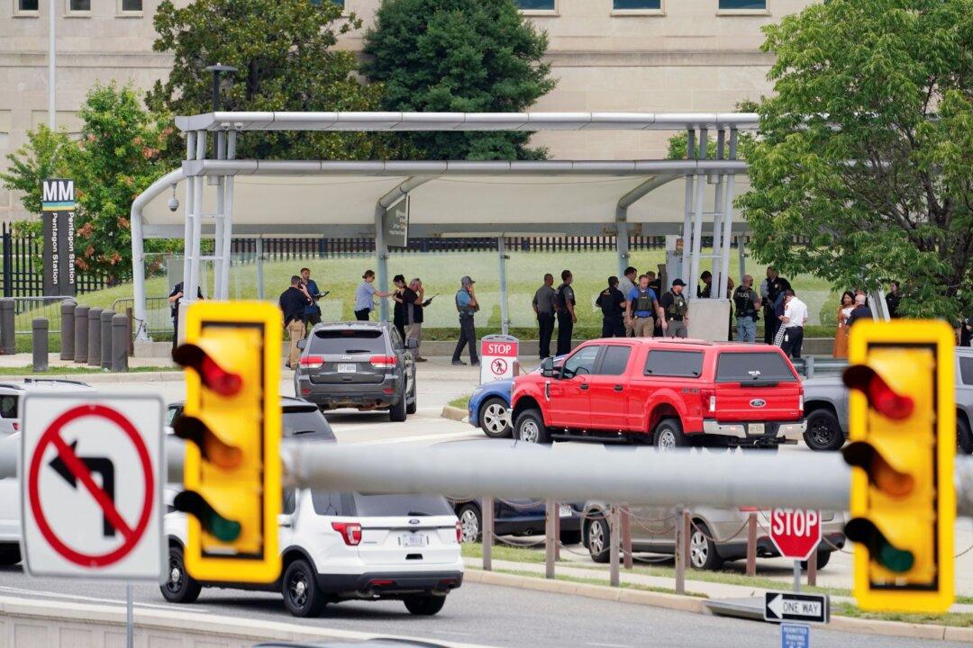 Officer Dead, Suspect Killed in Violence Outside Pentagon