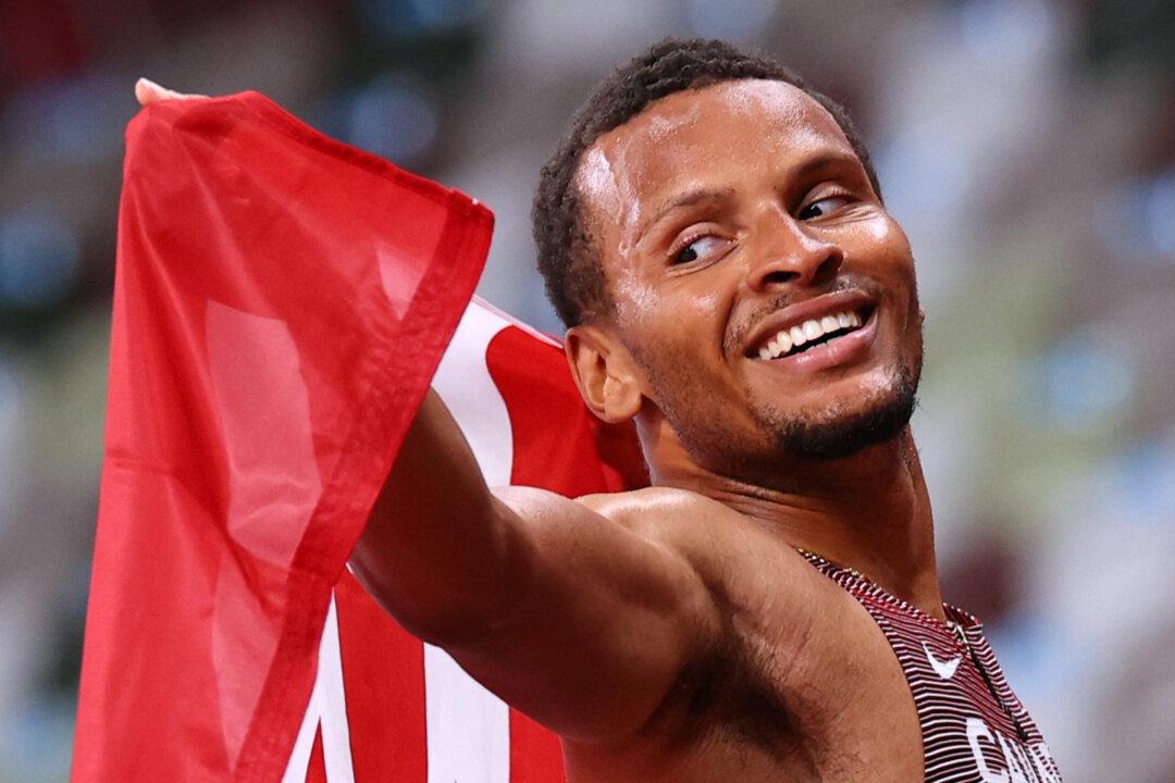 Gold for De Grasse, Another Huge 400m Hurdles Record