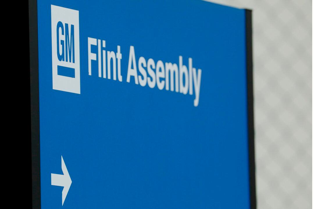 GM Posts $2.8 Billion Profit, but Cautious Tone Sinks Share Price