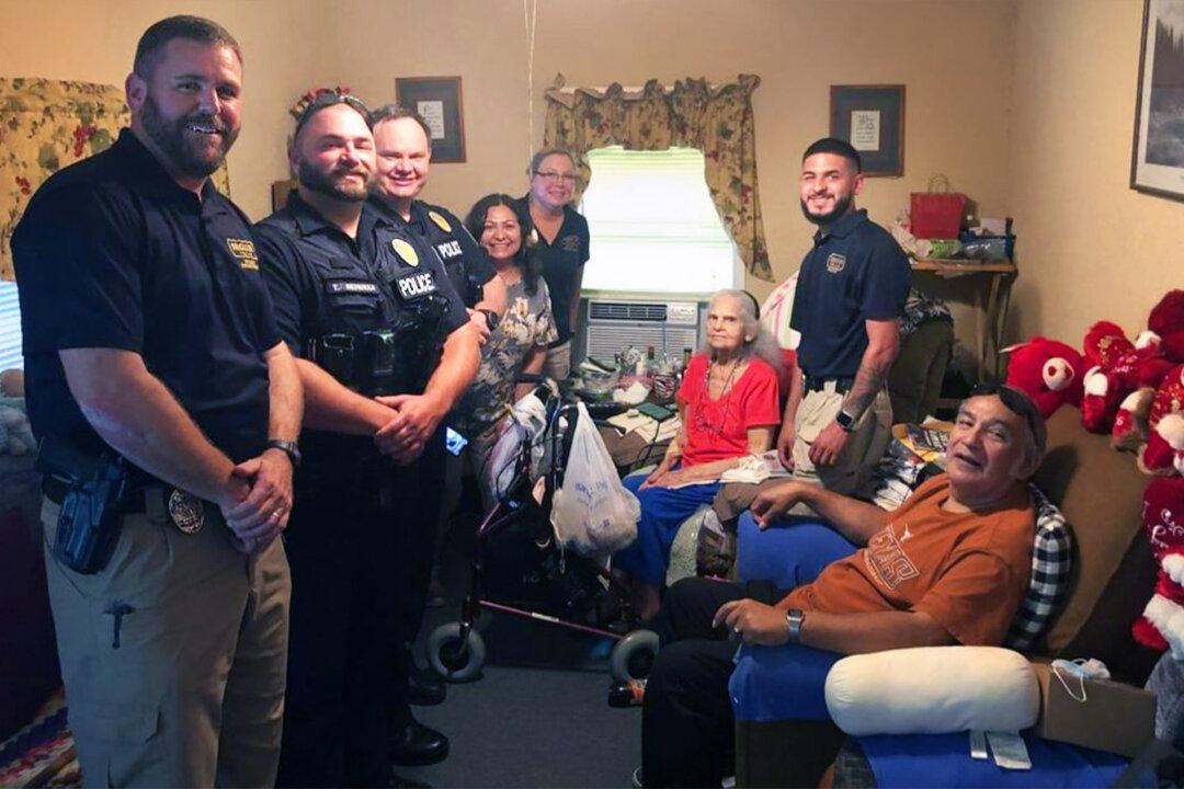 Police Officers Respond to Elderly Woman in Need, Pitch in to Buy Her a New Fridge, Groceries
