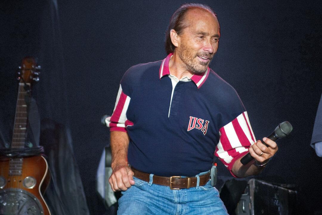Country Singer Lee Greenwood to Help Build Custom Home for Disabled Veteran in Alabama