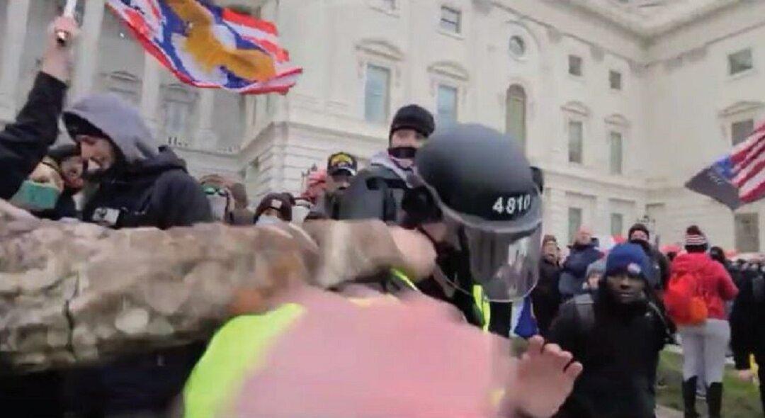 2 Plead Guilty to Assaulting Police Officers During Capitol Breach