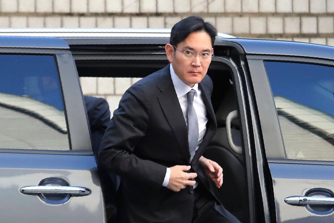 South Korea to Release Samsung Scion on Parole