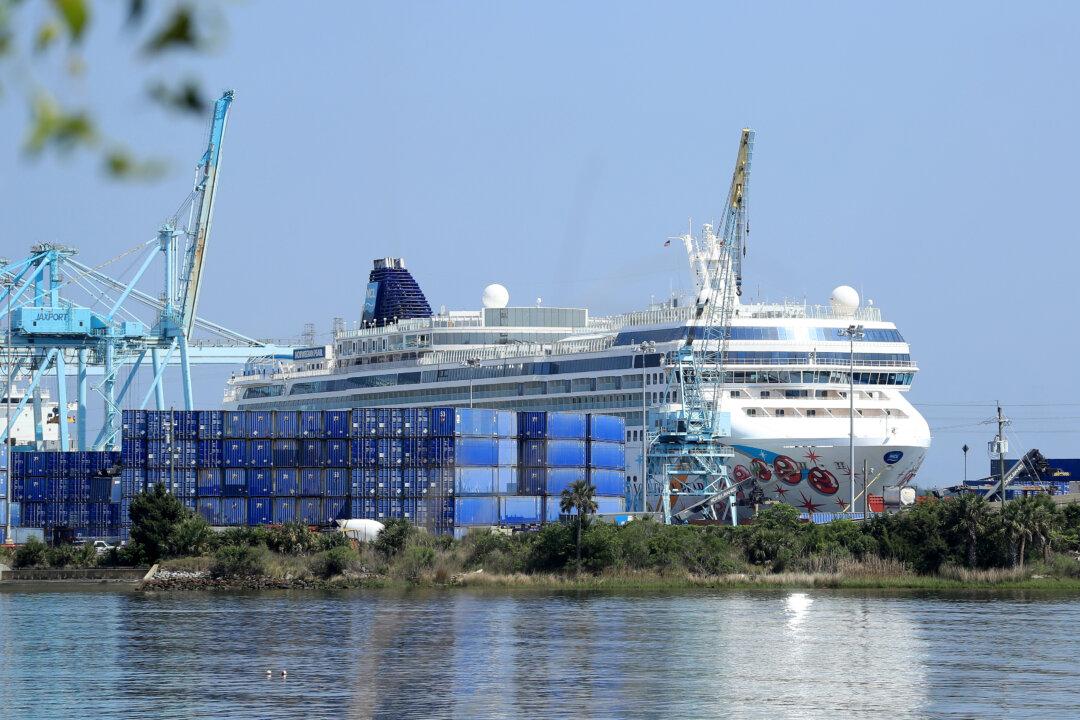 Norwegian Cruise Line Can Ask Florida Passengers for Vaccination Proof, Judge Rules