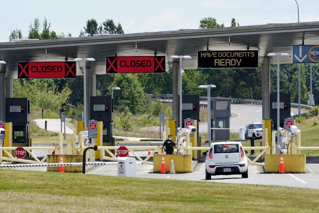 Biden Admin Extends Travel Restriction at Canada, Mexico Borders