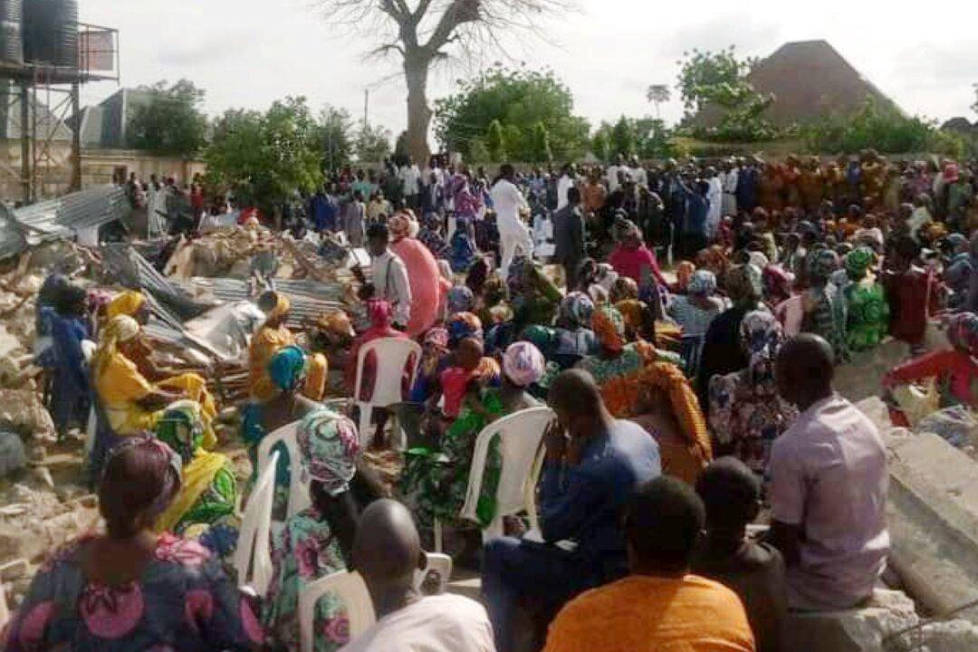 In Boko Haram’s Backyard, a Congregation Worships Amid Rubble