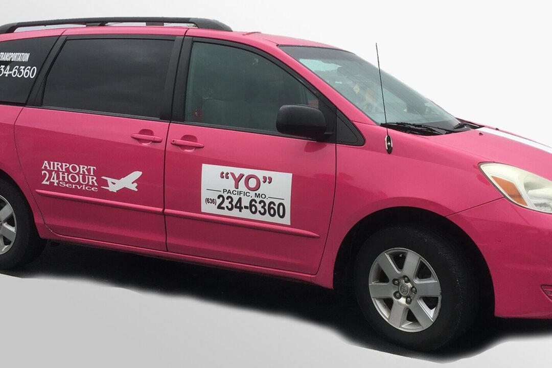 St. Louis Cab Company Refuses Service to Masked, Vaccinated Customers