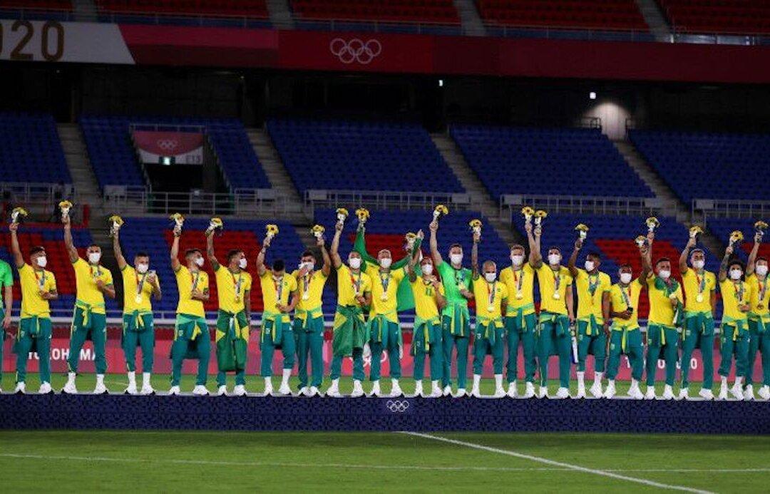 Brazilian Soccer Team Declines to Wear Chinese-Sponsored Tops at Tokyo Olympics Gold Medal Ceremony