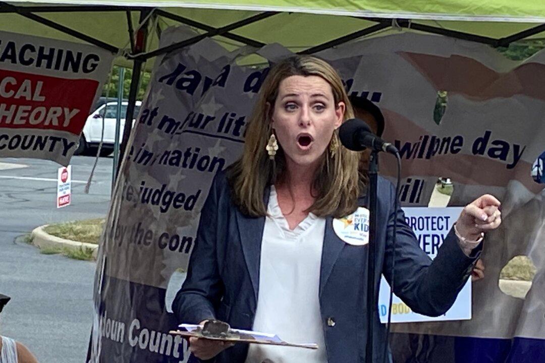 Parents Protest Ahead of Transgender Policy Adoption in Loudoun County, Virginia