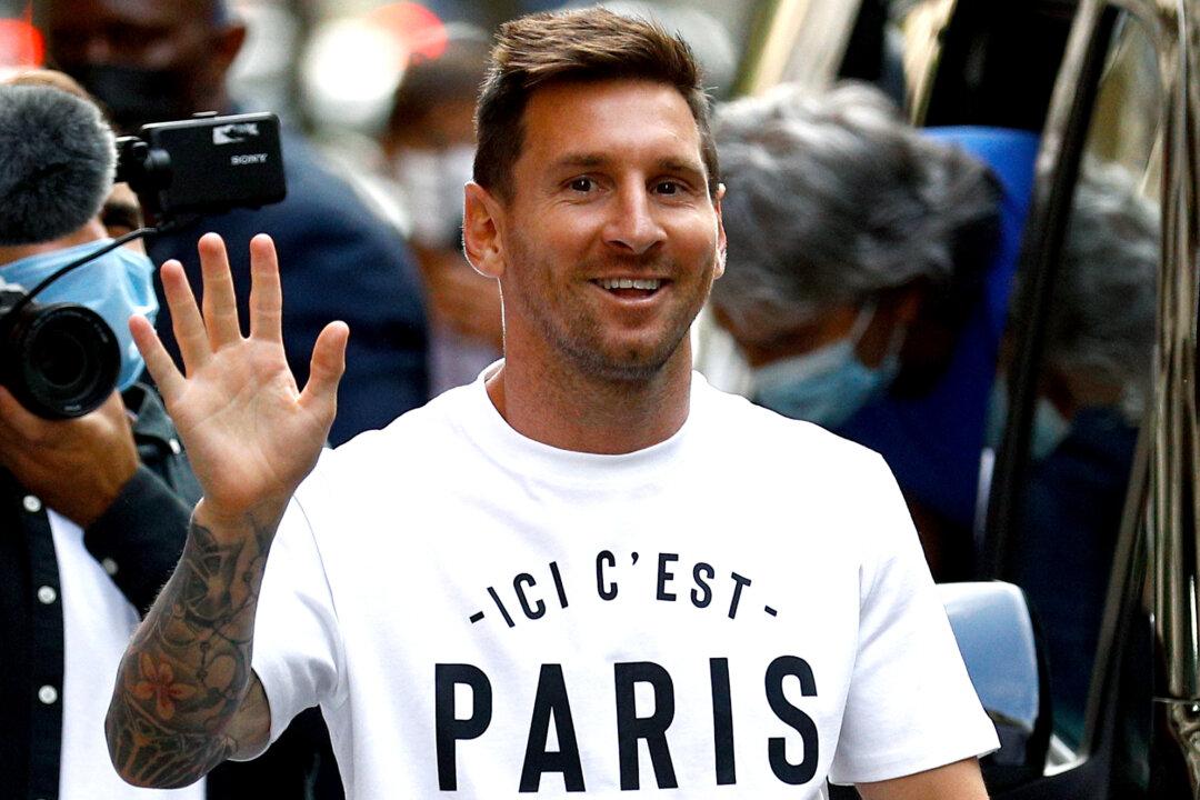 Lionel Messi Signs 2-year Contract With Paris Saint-Germain