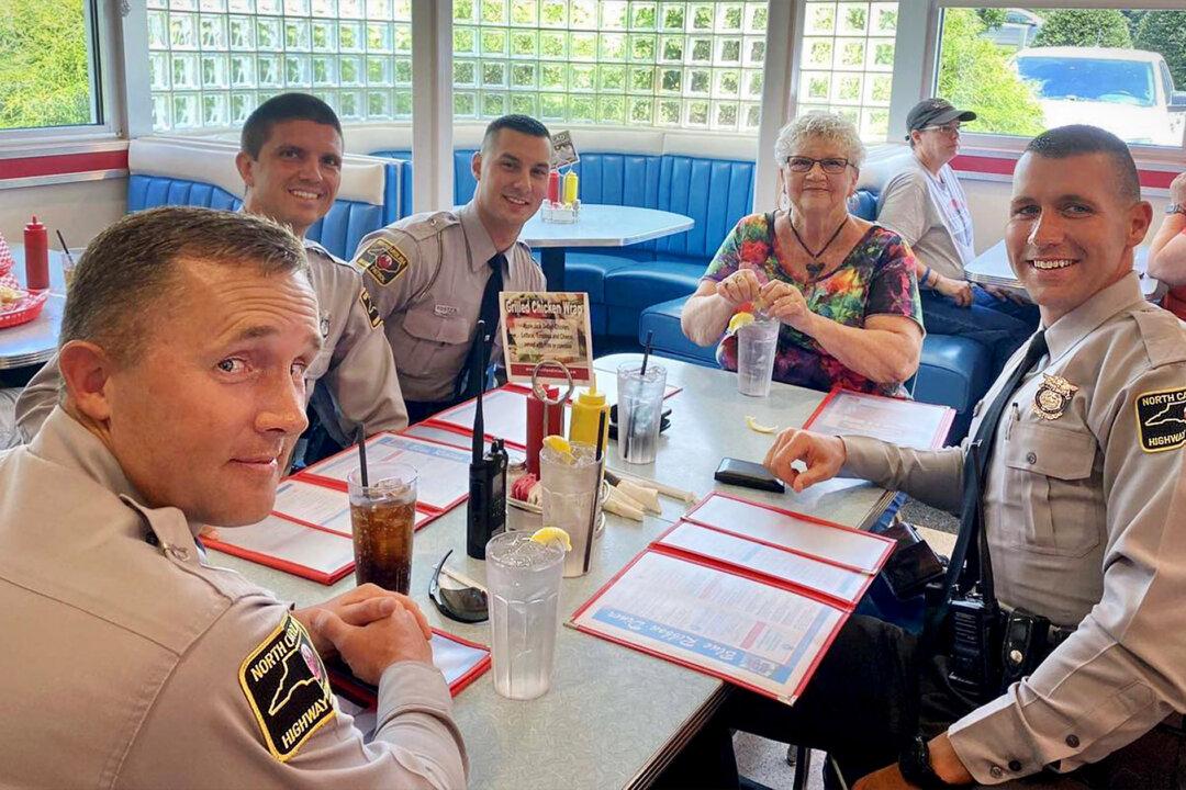 Elderly Lady Stranded on I-85 Rescued by State Troopers—Who Buy Her Lunch After Ordeal