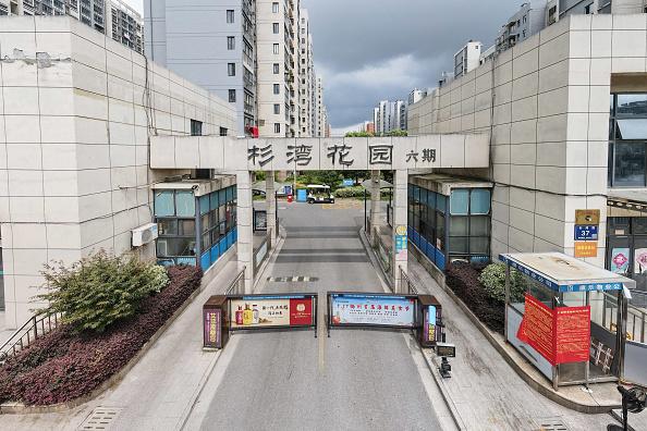 Without Warning, Visiting Chinese Become Trapped in City Under Lockdown