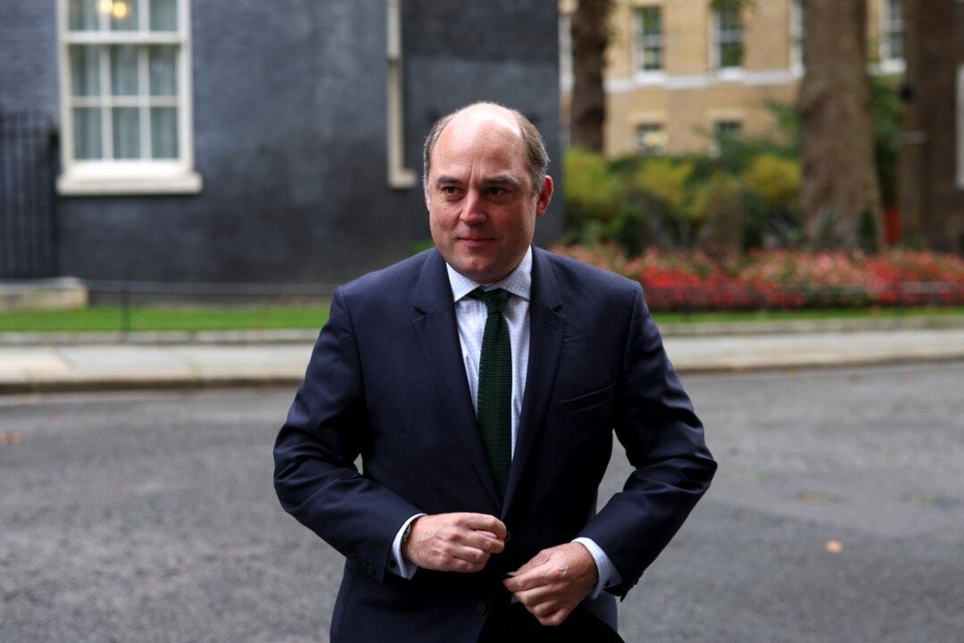 Britain Sends Troops to Afghanistan to Help Evacuate Staff and Citizens