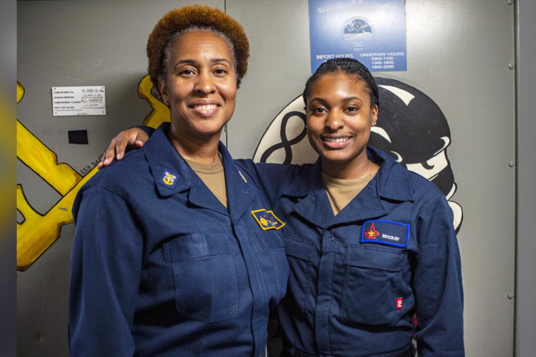 Navy Mom and Daughter Get Rare Chance to Serve on the Same Ship: ‘It’s Awesome’