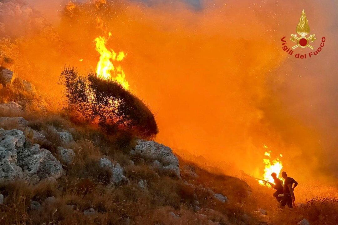 Wildfire Breaks out East of Rome, Locals Evacuated