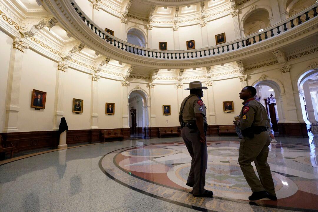 Officers Deputized to Start Rounding Up Missing Texas House Democrats