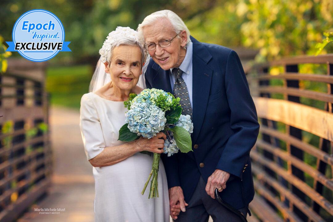 Retired Professors Mark 50th Anniversary With Photoshoot, Wife Dresses Up in Wedding Attire