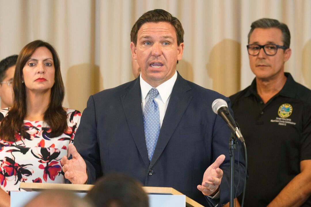 Florida Gov. DeSantis Promises to Defend Parents at School Board Meetings Against DOJ