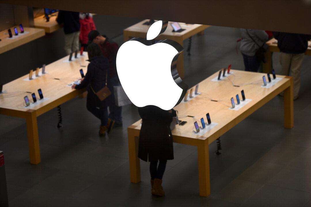 Chinese National Sentenced to Jail for Conspiracy to Defraud Apple With Counterfeits