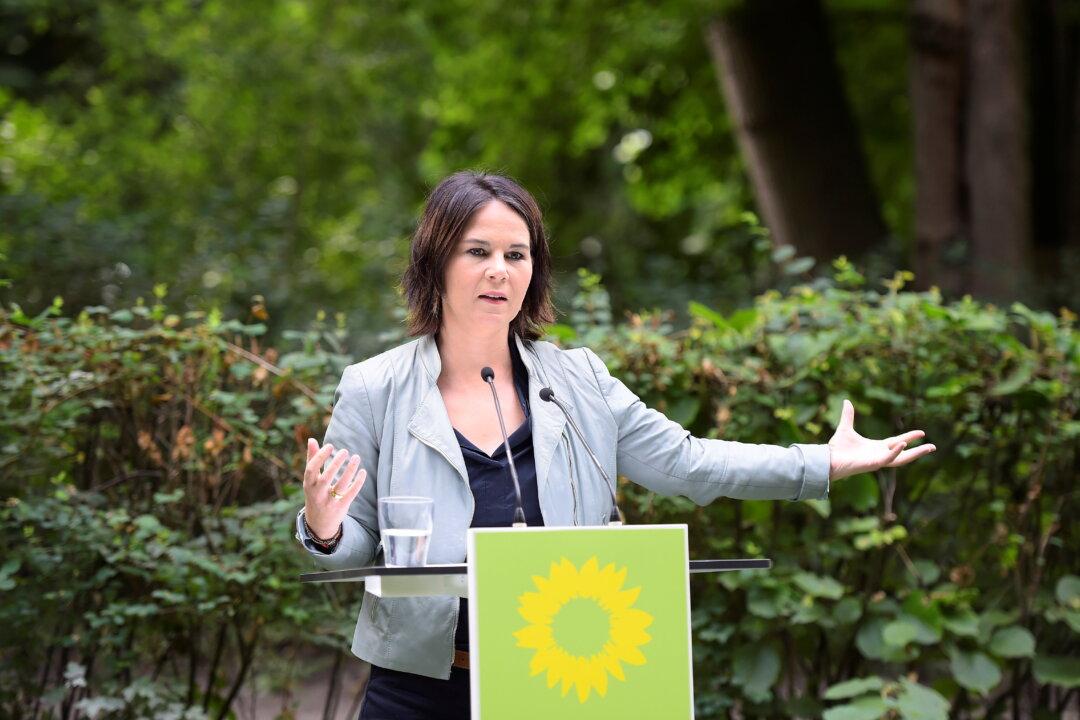 German Greens’ Chancellor Candidate Urges Higher Tariffs on Chinese Imports