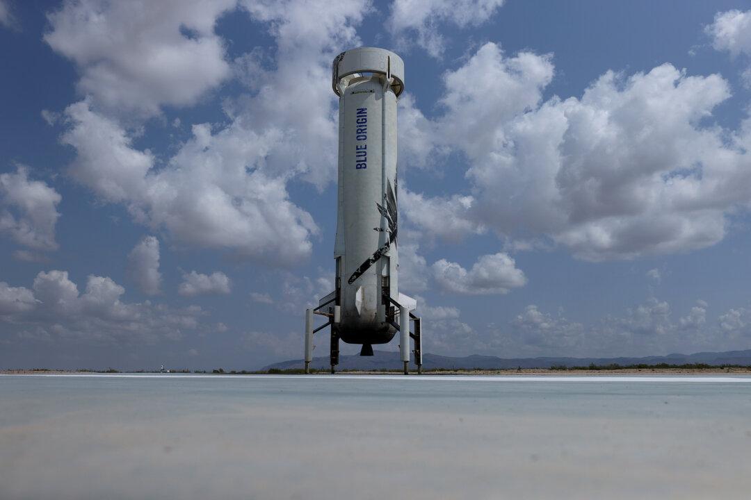 Blue Origin Sues US Government Over SpaceX Lunar Lander Contract