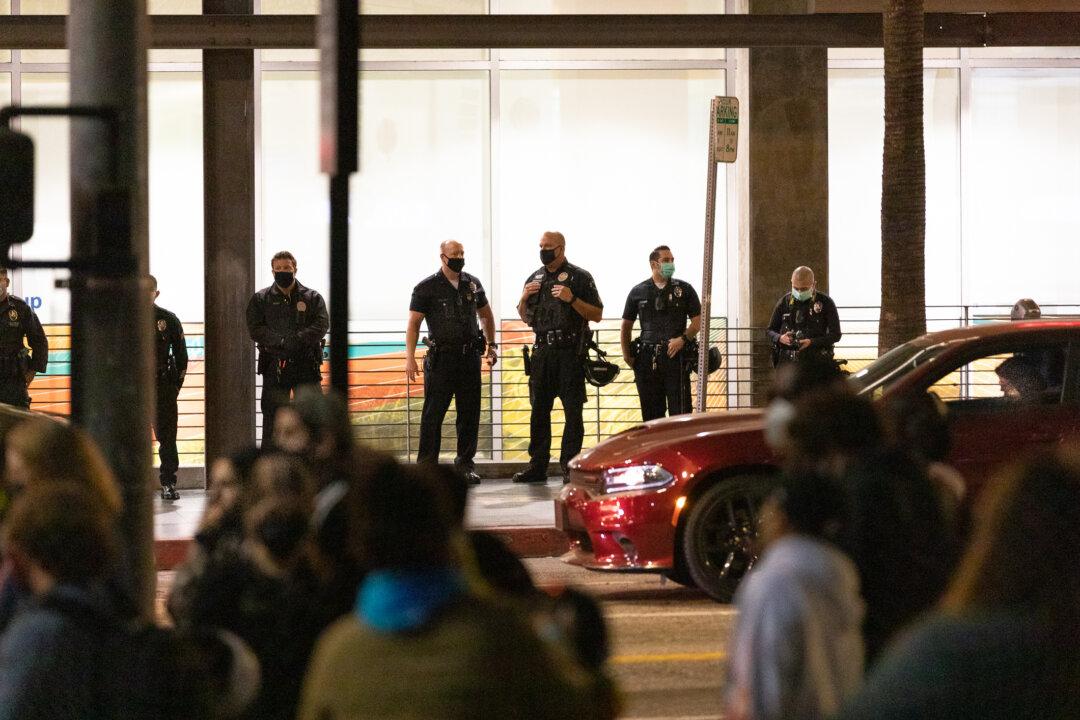 Los Angeles Defunds Police, Uses Money for Guaranteed Income Experiment