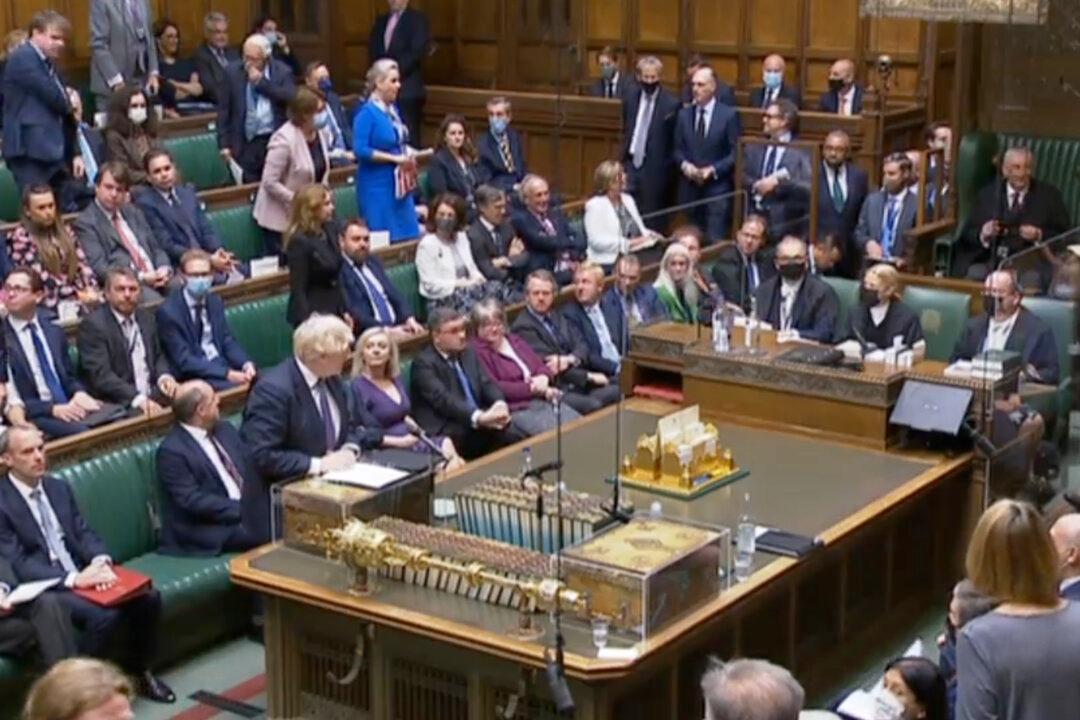 Restriction-Free Commons Debate Reveals New UK Political Divide: Masks