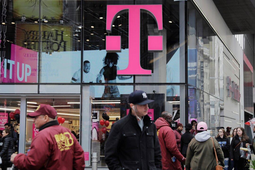 Analysts Continue to See Sharp Upside in T-Mobile US Post Q4