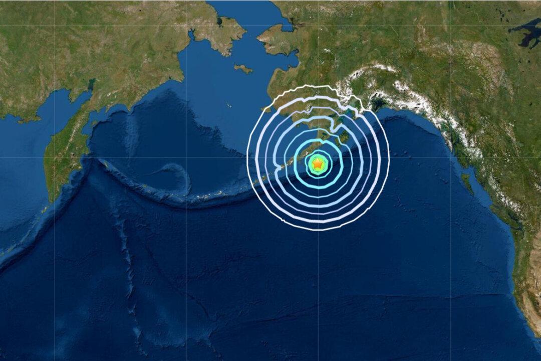 6.9 Earthquake Strikes Off Alaska, No Tsunami Warning Issued