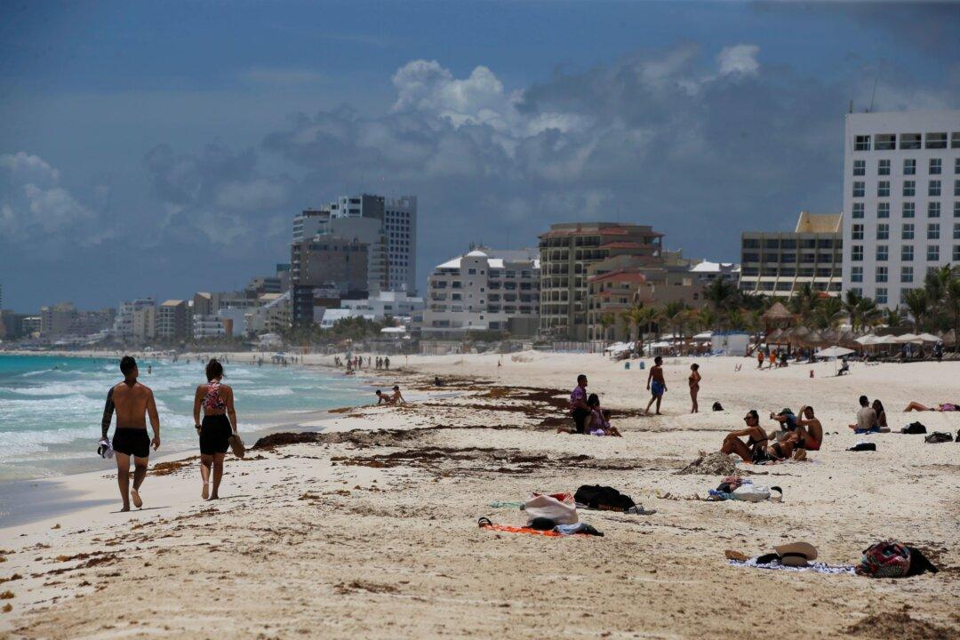 Canadian Mom Accused of Deserting Two Young Daughters in Cancun